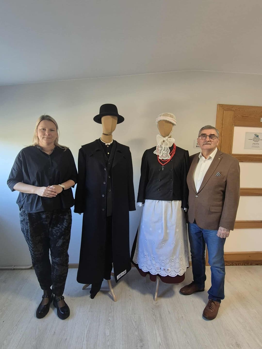 Zapraszamy do poznania stroju mężatki i mężczyzny żonatego na Hazach z I połowy XX wieku.